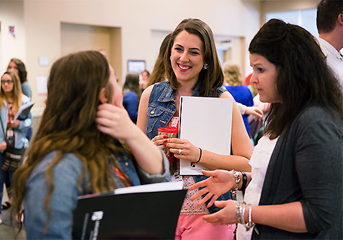 New students getting advised about financial aid